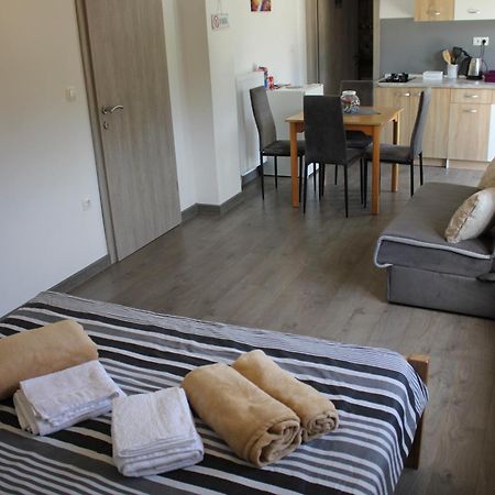 Studio Apartments Adian Korenica Δωμάτιο φωτογραφία