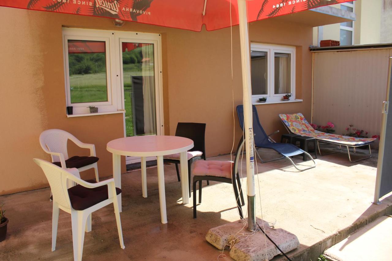 Studio Apartments Adian Korenica Εξωτερικό φωτογραφία