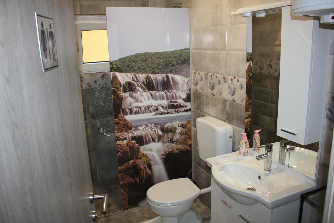 Studio Apartments Adian Korenica Εξωτερικό φωτογραφία