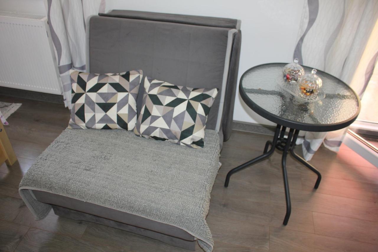Studio Apartments Adian Korenica Εξωτερικό φωτογραφία