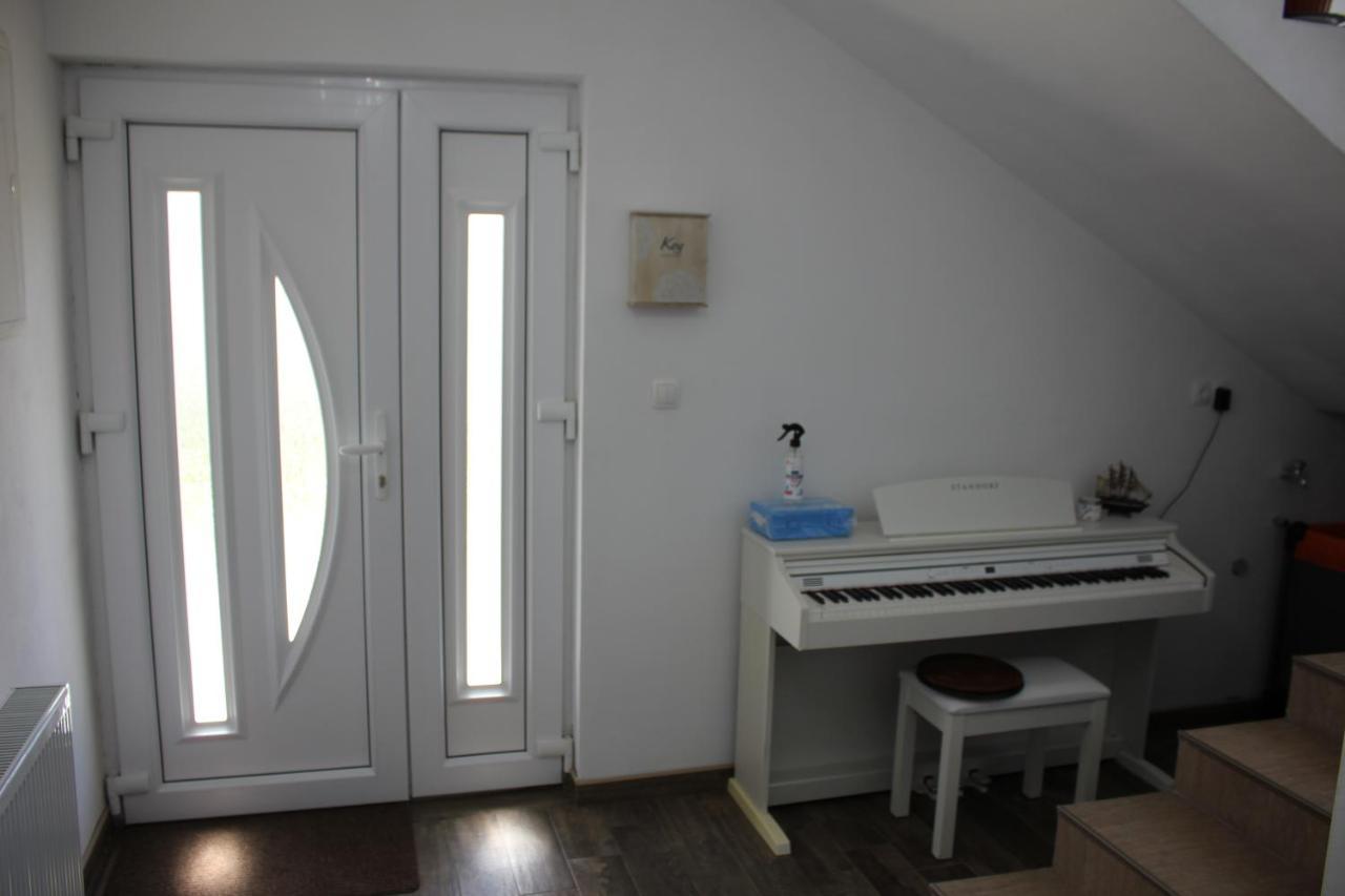 Studio Apartments Adian Korenica Εξωτερικό φωτογραφία