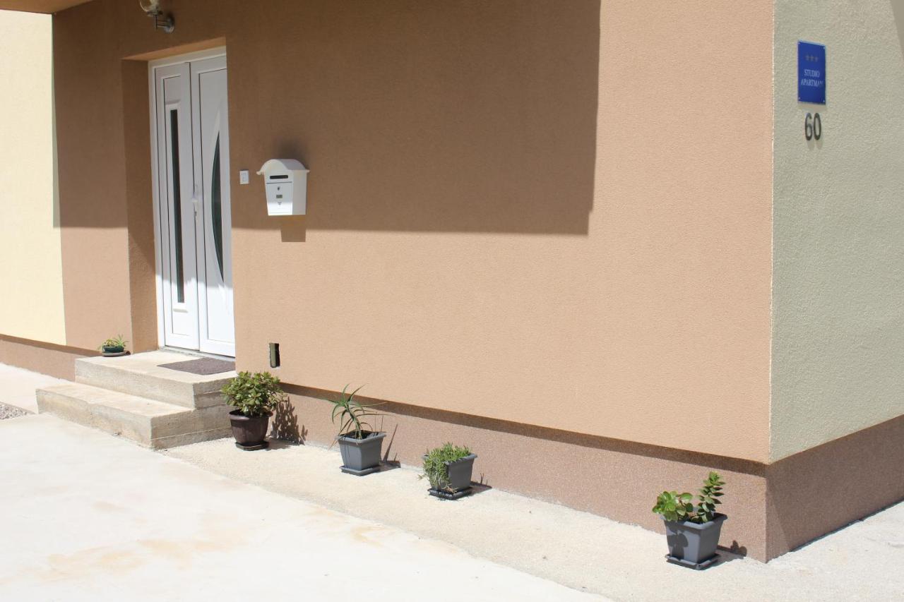 Studio Apartments Adian Korenica Εξωτερικό φωτογραφία