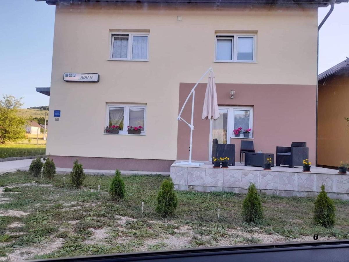 Studio Apartments Adian Korenica Εξωτερικό φωτογραφία