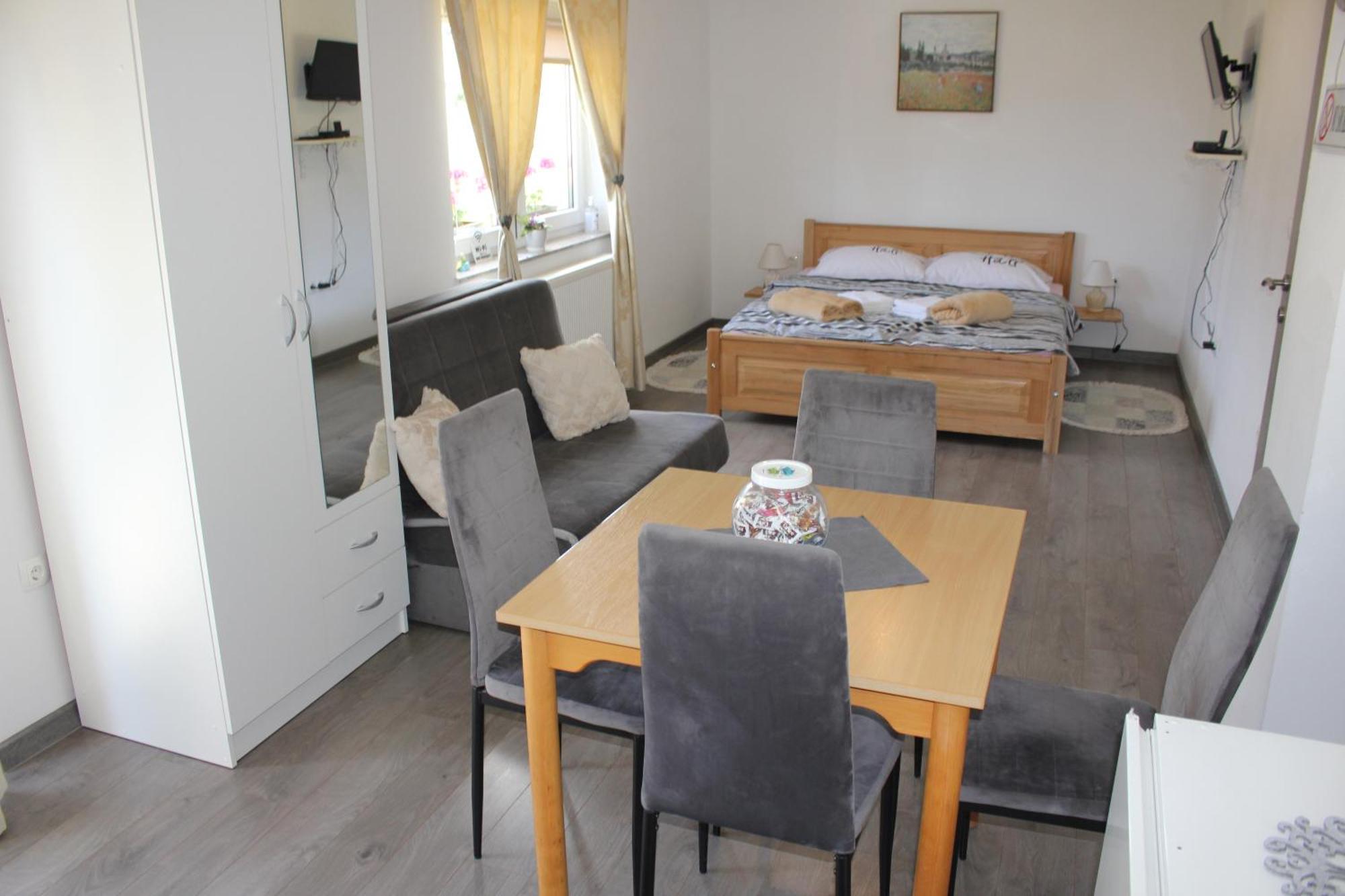 Studio Apartments Adian Korenica Δωμάτιο φωτογραφία
